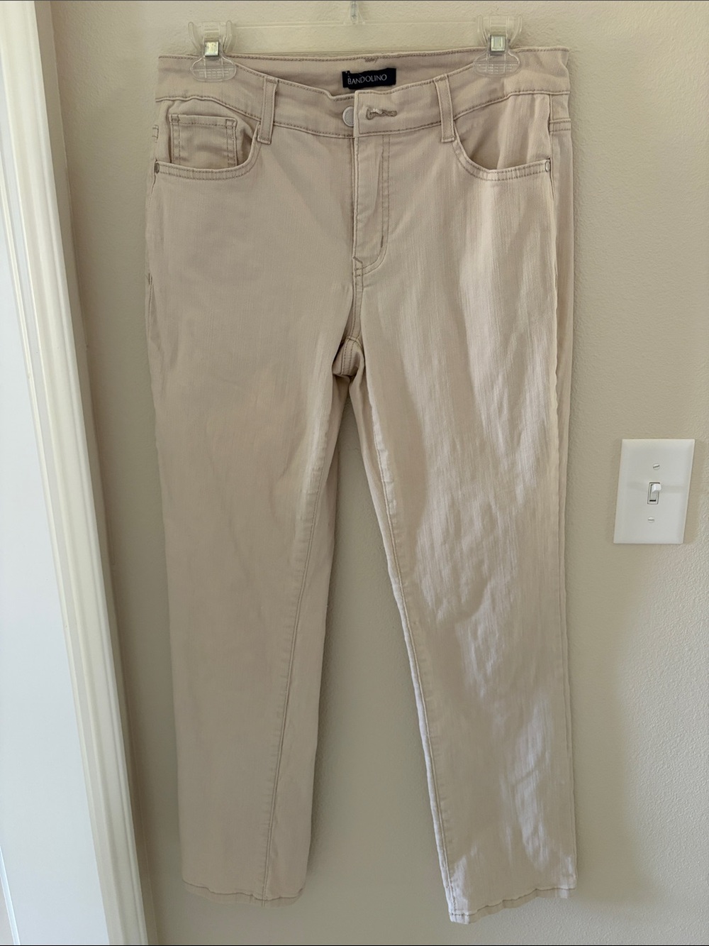 Bandolino Light Beige stretch Straight-Leg Jeans-Size 6